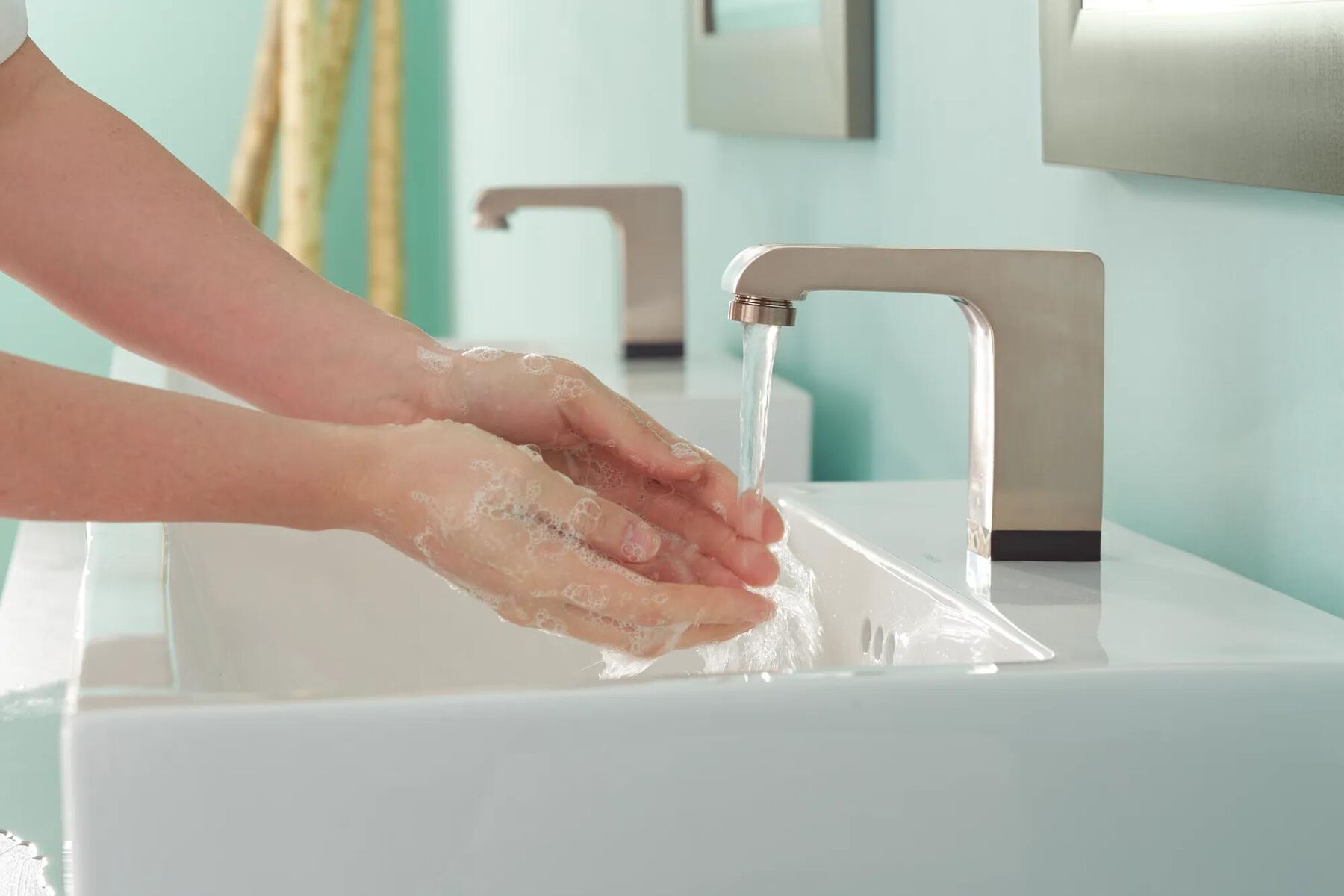 Single Hole Faucet with Proximity(TM) Sensing Technology - Hardwire
