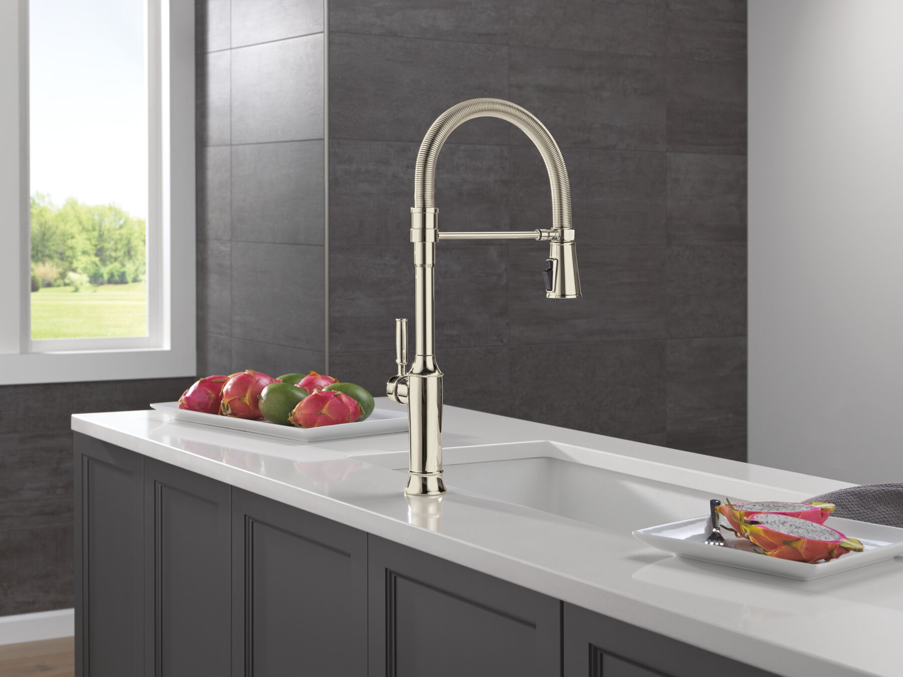 Single-Handle Pull-Down Spring Kitchen Faucet