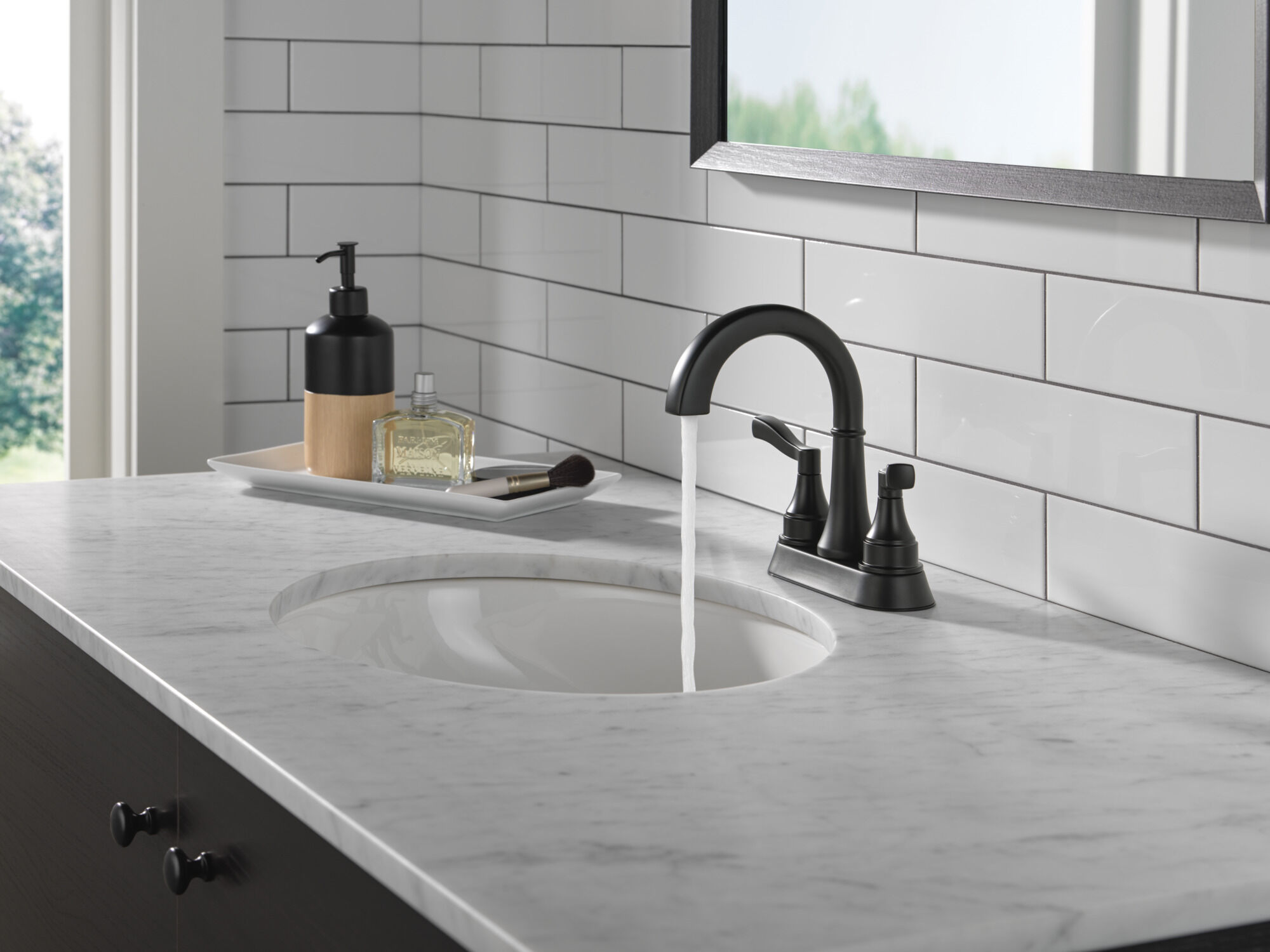 Two Handle Centerset Bathroom Faucet in Matte Black 25822LF-BL