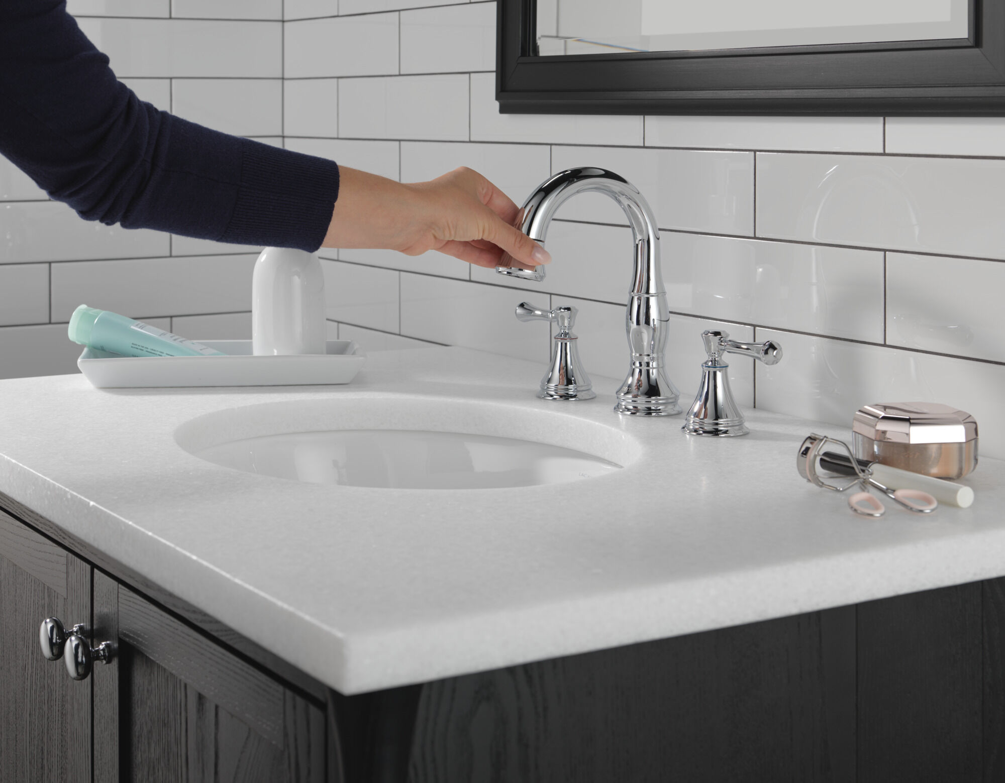 Two Handle Widespread Pull-Down Bathroom Faucet in Chrome 3597-PD
