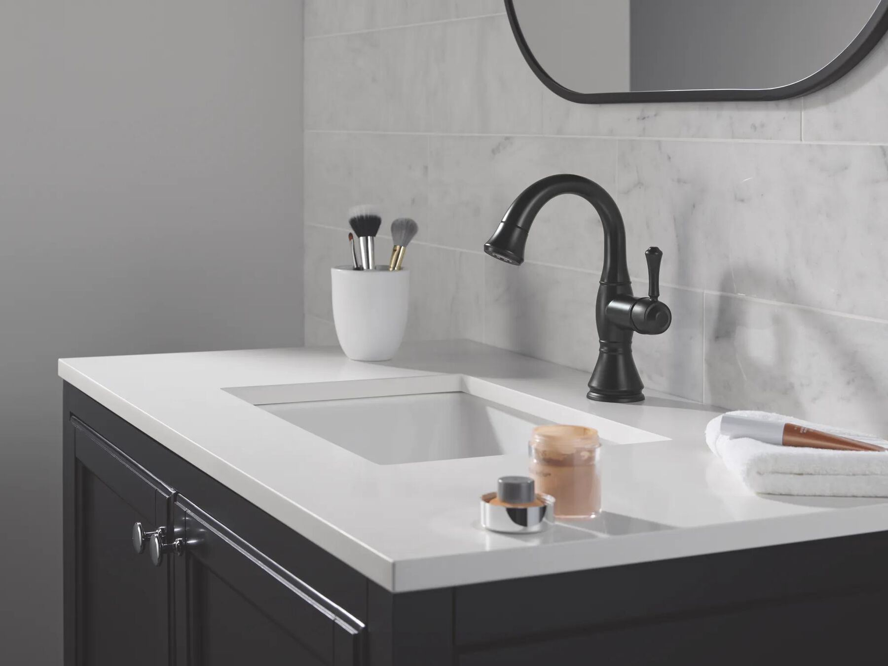 Single Handle Pull Down Bathroom Faucet