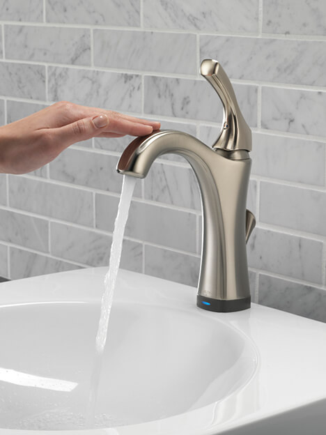 Touchless Bathroom Faucet With Delta® Touch₂O.xt®: Delta ...