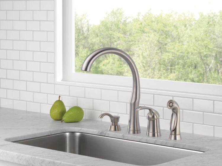 delta kitchen sink faucet bellini 11946 sssd dst dripping