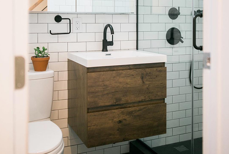 9 Space-Saving Bathroom Towel Storage Ideas For Small Bathrooms