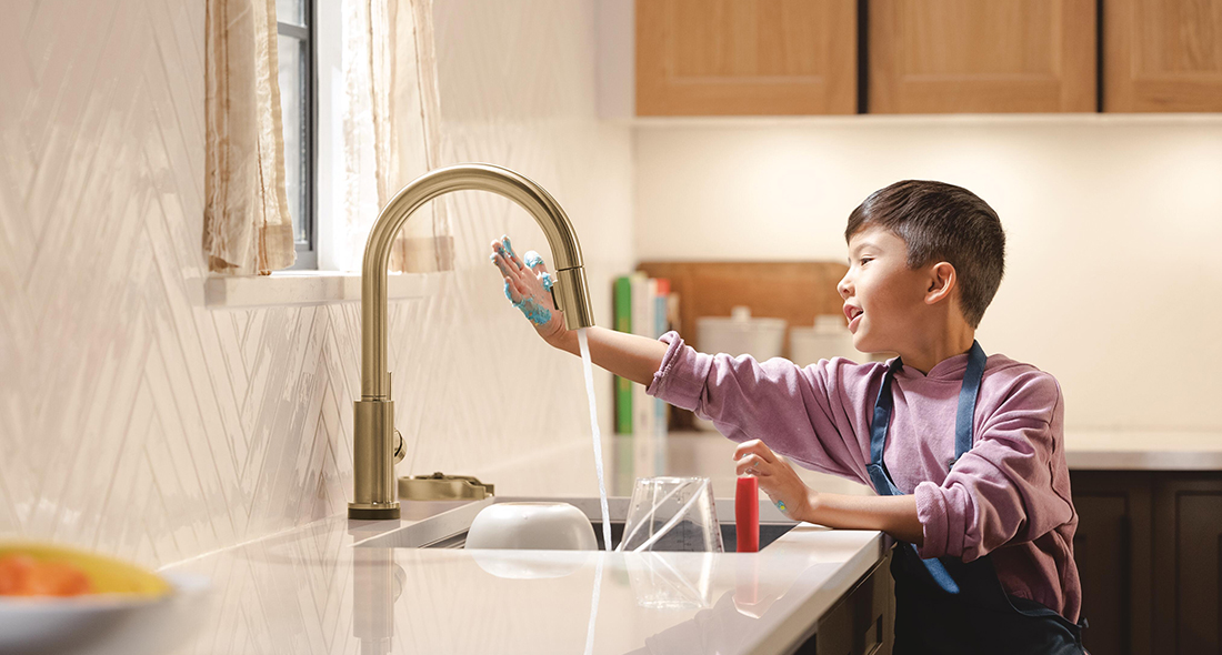 The Benefits of Upgrading to a Touchless Faucet