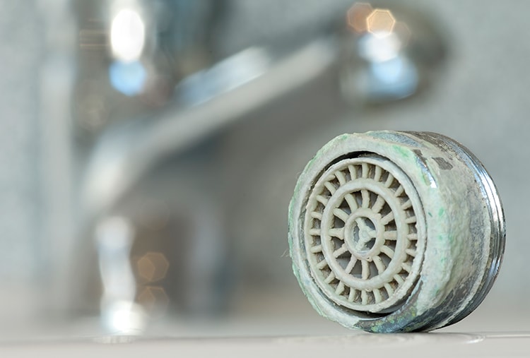 Step By Step Guide To Getting The Gunk Out Of Your Faucet