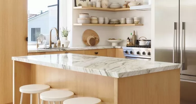 @basetaninteriors' warm, inviting kitchen