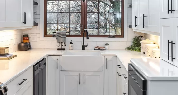 @interiorsbyjcurry's white kitchen